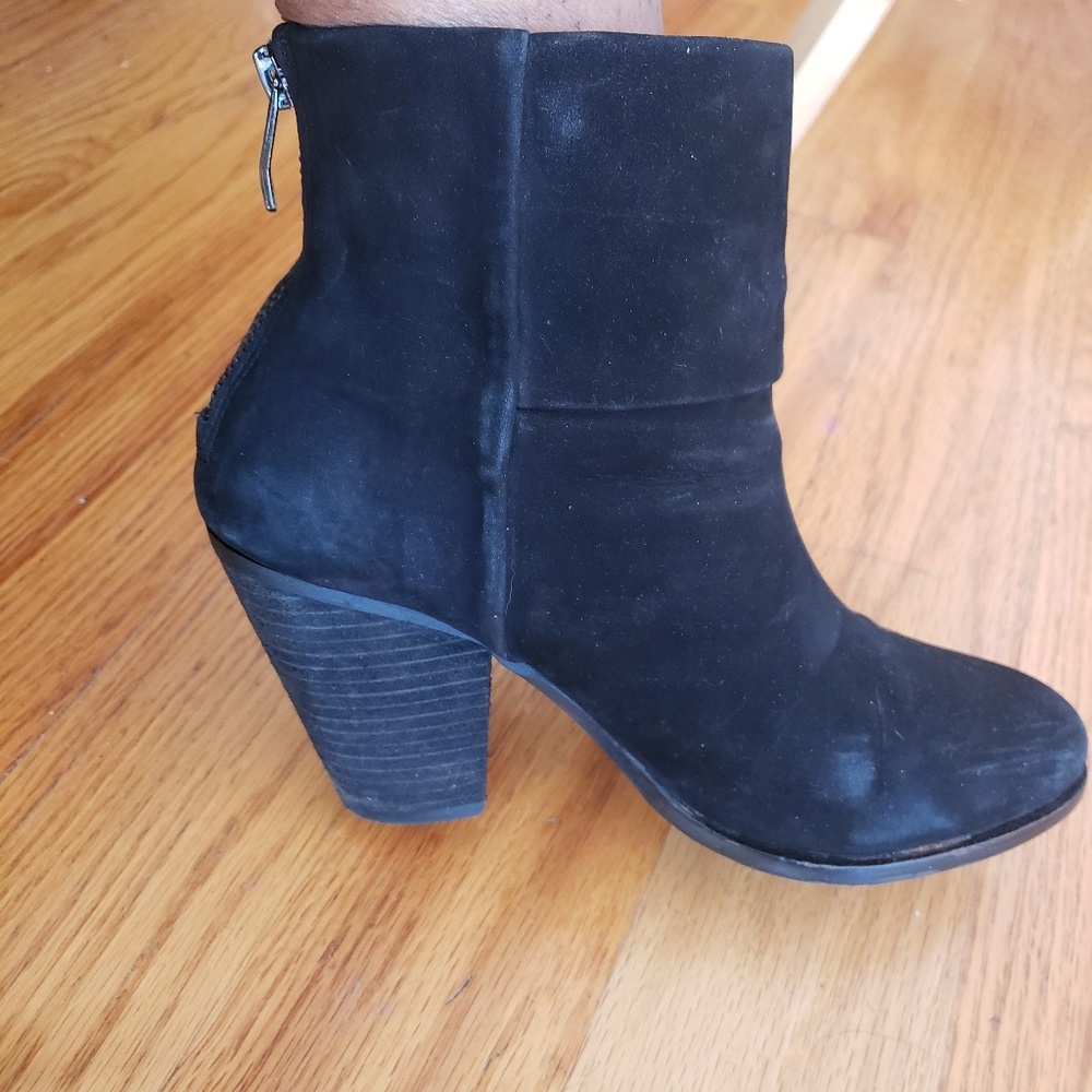 Suede Bootie GREAT CONDITION!